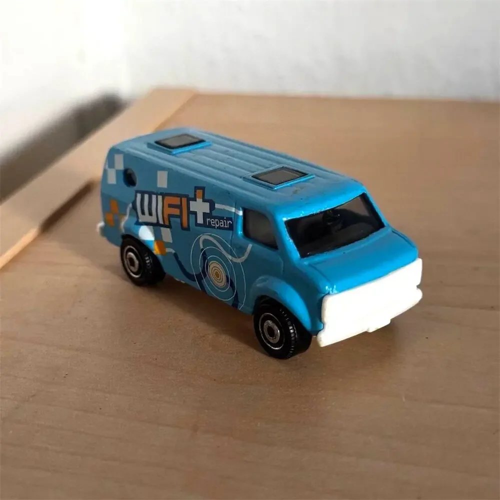 Matchbox Y2K 2006 Chevy Van WiFi Repair Diecast Model 1:74 Blue